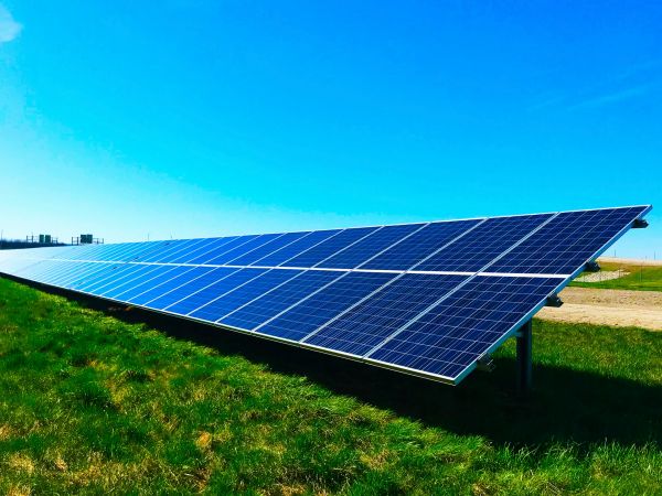 Panneau solaire photovoltaïque : solutions éco-responsables et sur-mesure